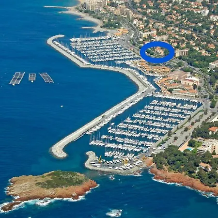Holiday home Maison Du Pecheur Bord De - 2 A 5 Pers *